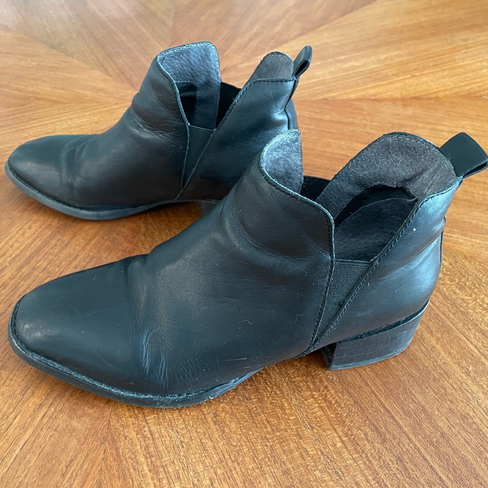 ANTHROPOLOGIE Seychelles Ankle Boots, 7